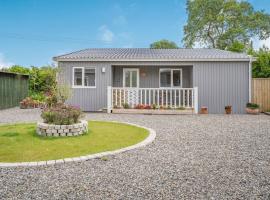 Caldey Lodge Bier Wood Lodges, hotel cerca de Castillo de Manorbier, Tenby