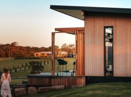 Tawillah Milton Luxury Retreat, farm stay in Milton