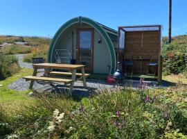 Earls View Maxi Pod, glamping site in Carna