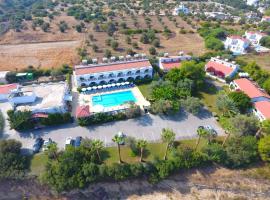Bare Hill Holiday Apartments: Girne'de bir otel