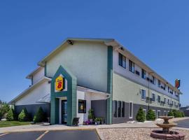 Super 8 by Wyndham Kansas City at Barry Road/Airport, отель в Канзас-Сити