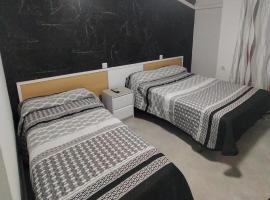 Hostal la Campana, hotel near Gibraltar Airport - GIB, La Línea de la Concepción