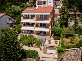 Apartments Villa Slavica, hotel v destinácii Ičići