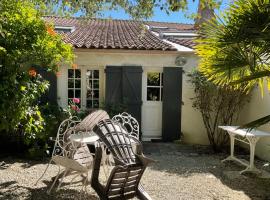 Maisonnette proche de la mer, calme avec parking, hotel di Angoulins