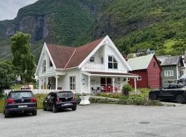 Undredal Fjord Apartments, hotell nära Nærøyfjorden och Aurlandsfjorden, Undredal