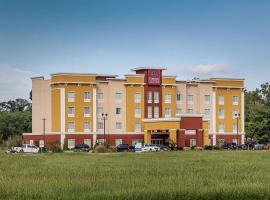 Comfort Suites near Tanger Outlet Mall โรงแรมในกอนซาเลส