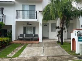 Casa Nuevo Vallarta + 2 albercas, loma-asunto kohteessa Nuevo Vallarta