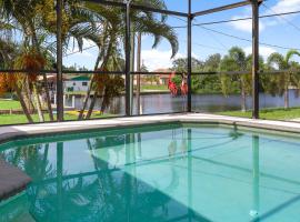 Punta Paradise- Enjoy a 4 bedroom pool home, hotel in Punta Gorda