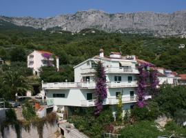 Apartments and rooms with parking space Podgora, Makarska - 6706, помешкання типу "ліжко та сніданок" у місті Подгора