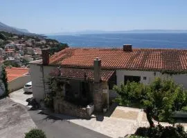 Apartments with a parking space Brela, Makarska - 6747