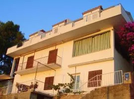 Apartments by the sea Ubli, Lastovo - 8354