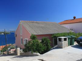 Seaside holiday house Kali, Ugljan - 8429, hotel em Kali