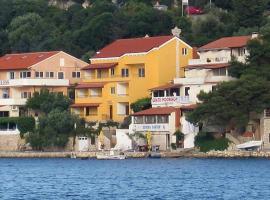 Apartments by the sea Zaklopatica, Lastovo - 8393, hotel em Lastovo