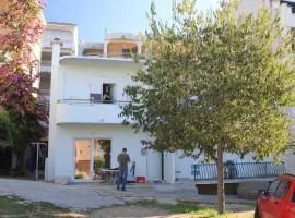 Apartments by the sea Tucepi, Makarska - 8742