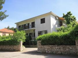 Apartments with parking space Jelsa, Hvar - 8750, hotel in Jelsa