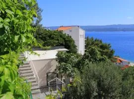 Seaside holiday house Stanici, Omis - 10357