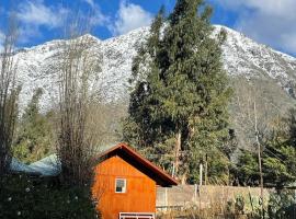 Cabañas Los Olmos, hotel in San José de Maipo