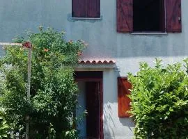 Apartments with parking space Trget, Rasa - 11245