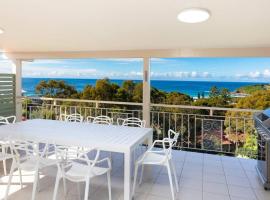 Becker Bliss - Ocean views, 5 bedrooms, sleeps 12, cabaña o casa de campo en Forster