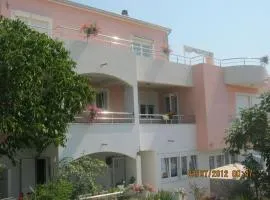 Apartments with a parking space Tisno, Murter - 11313