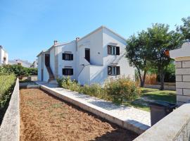 Apartments with parking space Pag - 11358, хотел в Паг