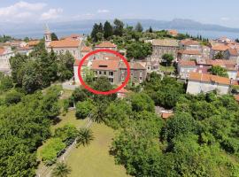 Rooms with a parking space Trpanj, Peljesac - 10422, hotel v destinaci Trpanj