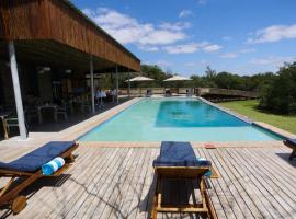Kruger Safari Lodge, готель у місті заповідник Маньєлеті