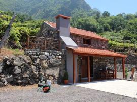 Zef's Cottage, chalet de montaña en São Vicente
