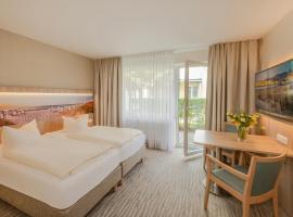 Haus Schwalbe mit Vineta Komfort Häusern, hotel v destinaci Zempin