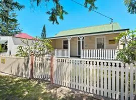 PJ's Cottage - Bring your own linen.