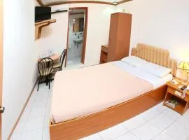 Elegant Circle Inn