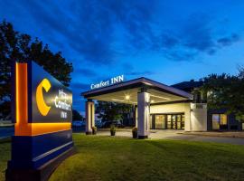 Comfort Inn Montreal Aeroport، نزل في بوينت كلير