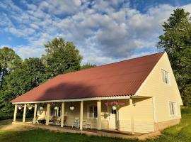 Otsa puhkemaja, hotel with hot tubs in Raudsepa
