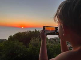 Casa Faedda Costa Paradiso: Costa Paradiso'da bir havuzlu otel