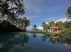Villa Rumah Pantai Bali, hotel z bazenom v mestu Selemadeg