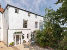The Old Morgan Period Apartments, holiday rental in Great Malvern