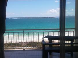 Happy Residence - Orient Beach 11, hotel i Saint Martin