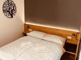 PJagodic Hotel Cerklje - 5min to Airport, aparthotel v destinaci Cerklje na Gorenjskem