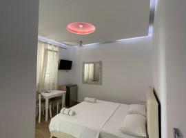 Hotel Dodani, готель у місті Vau i Dejës