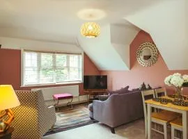 Saffrons Sunset - central, chic 2nd floor flat
