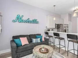 Nashville 3 Bed, 1 Bedroom with Washer, Dryer and FREE Parking