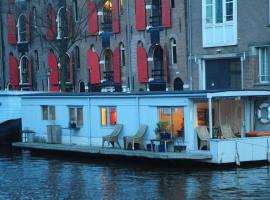 Pantheos Top Houseboat, hotel in Amsterdam