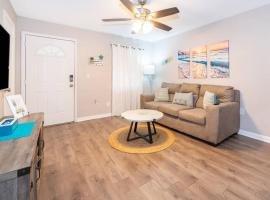 Forever Summer - Entire House! with KING Bed!, renta vacacional en Clearwater