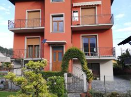 La rosa rossa – apartament w mieście Miazzina