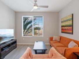 Stay Gia Modern 2 Br Apartment with Swimming Pool, apartment in Phoenix