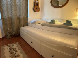 CASA STEFANIA con giardino a LUGANO, Bed & Breakfast in Grancia