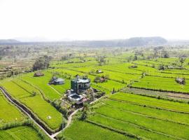 GumiBali Villa, hotel with hot tubs in Tirtagangga