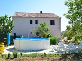 Apartments with a swimming pool Poljica, Zadar - 13838，弗希的飯店