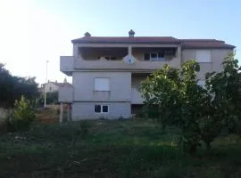 Apartments with a parking space Liznjan, Medulin - 13934