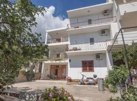 Apartments by the sea Tucepi, Makarska - 13955